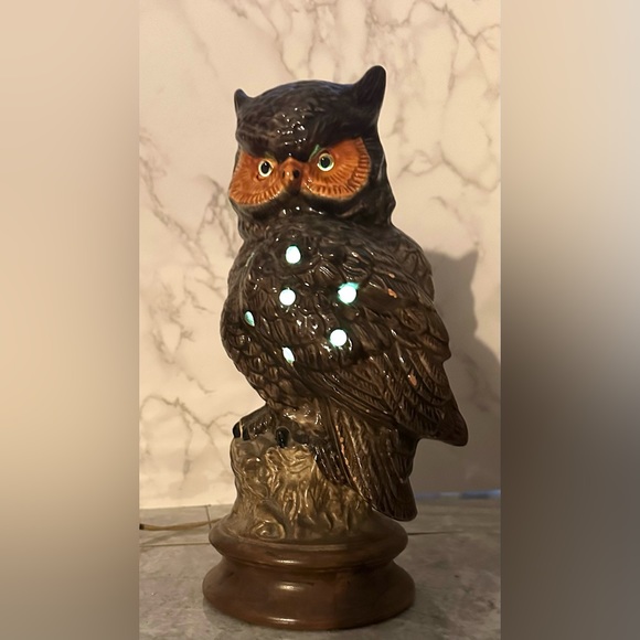 Vintage Ceramic Light Up Owl Table Lamp - Picture 2 of 6